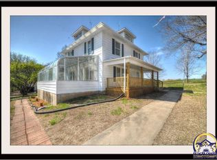 3247 NW Menoken Rd, Topeka, KS 66618