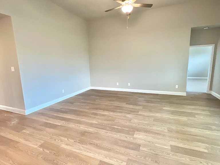 1411 Winters Way — Photo 23