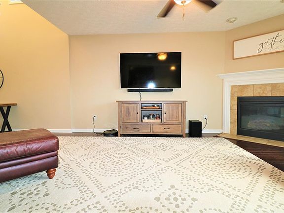 4th image of 4572 Blush Ct