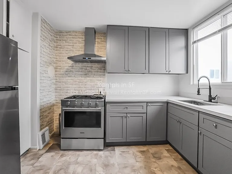 1714 44th Ave — Photo 1