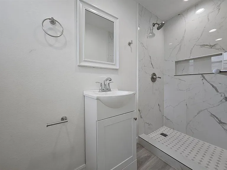 2816 S French Ave — Photo 20