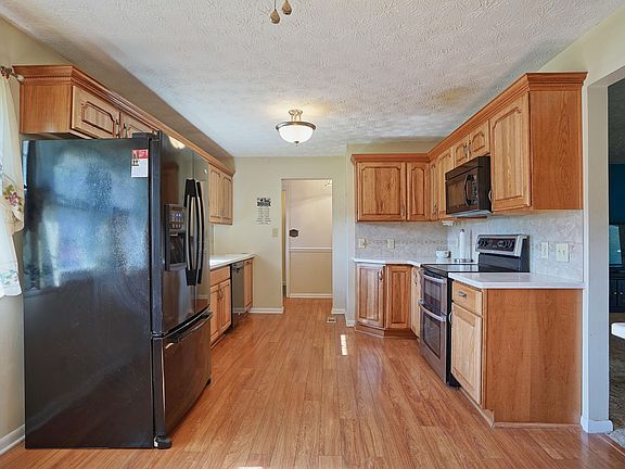 5th image of 381 Cherrywood Dr