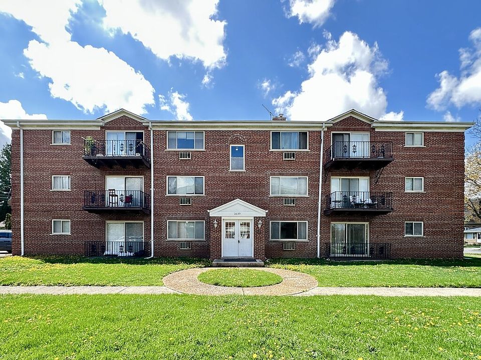 1st image of 1639 Oakwood Ave #403