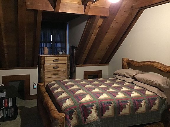 Primary Bedrm w/sitting area