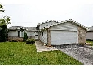 1227 Harvest Ln photo 1