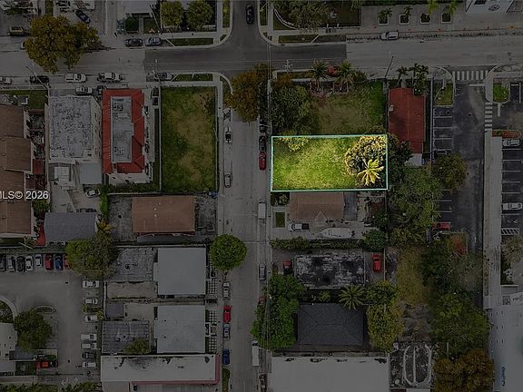5th image of 136 SW 11th Ave