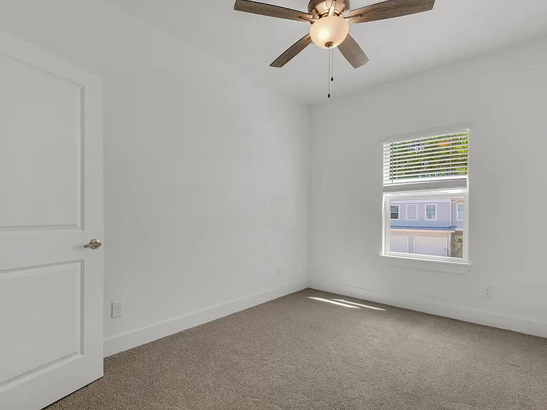 118 Date Palm Ln — Photo 29