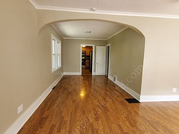 4th image of 1922 Marlow Rd