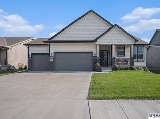 20519 Howe St, Elkhorn, NE 68022