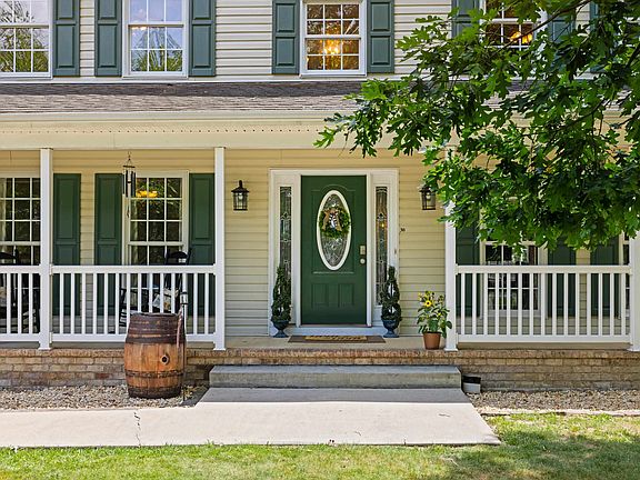 3rd image of 30 Rutherford Ln
