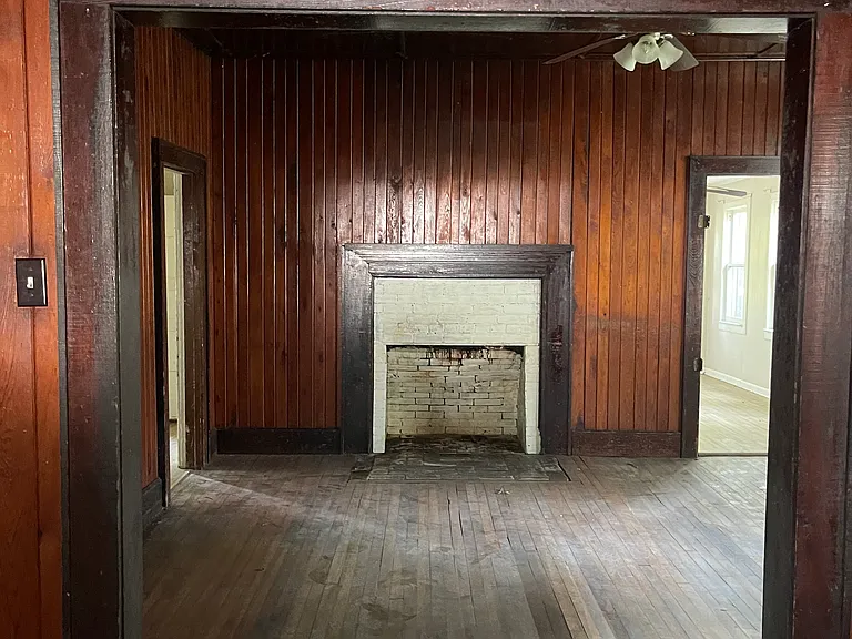 305 J.t. Polk Dr — Photo 7