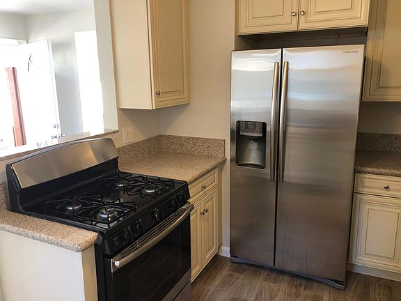3rd image of 410 Emerson St APT B