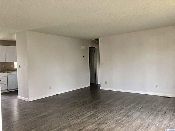 3rd image of 803 W 42nd Ave