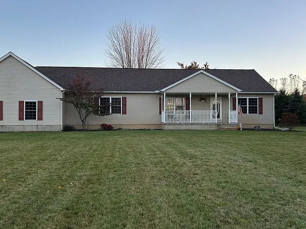 6370 Hazard Rd, Fenton, MI 48430