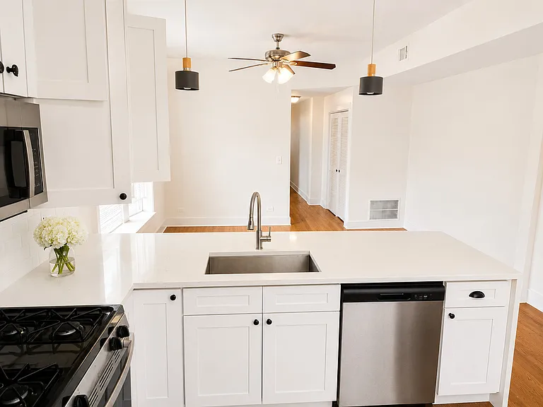 1439 E 66th Pl #3W — Photo 2