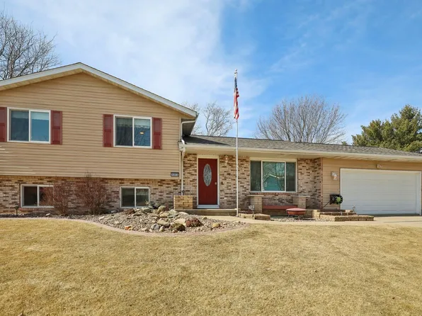 1015 Eric Ln, Waunakee, WI 53597