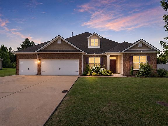 2nd image of 1016 Webbs Retreat Ln