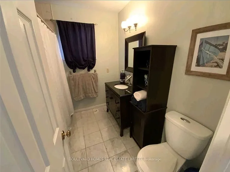 209 Bassett Blvd — Photo 20