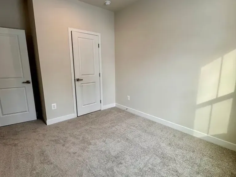 4664 Fountainbridge Ct — Photo 9