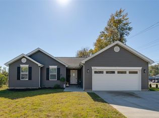926 Townhouse Ln, Hazelwood, MO 63042