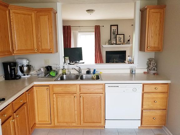 4th image of 10566 Forest Hill Dr