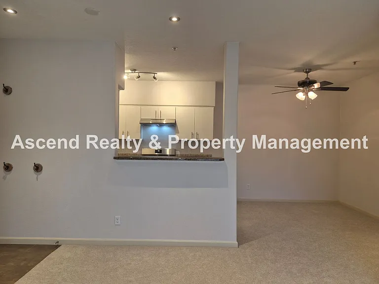 10664 NE Holly St #206 — Photo 6
