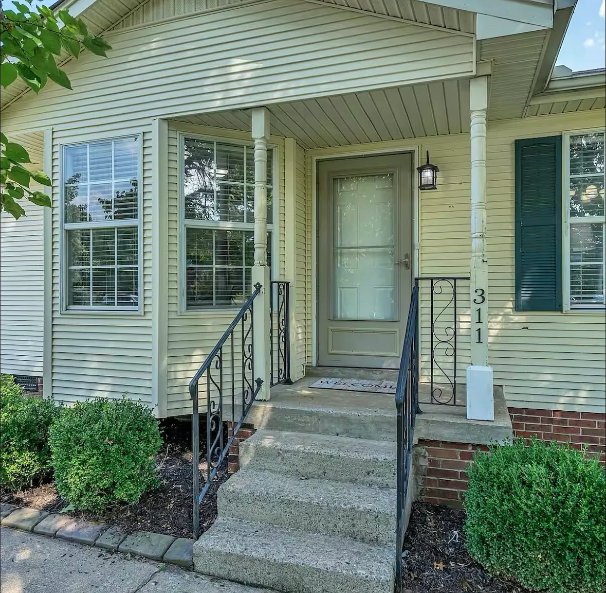 2 bed, 1100 sqft, $3,300 — Photo 2