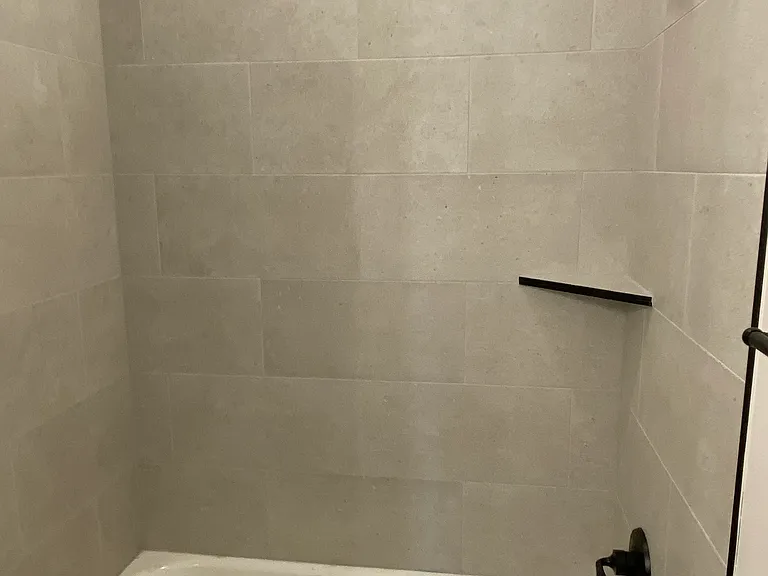 Guest Bathroom Shower/Tub Combo