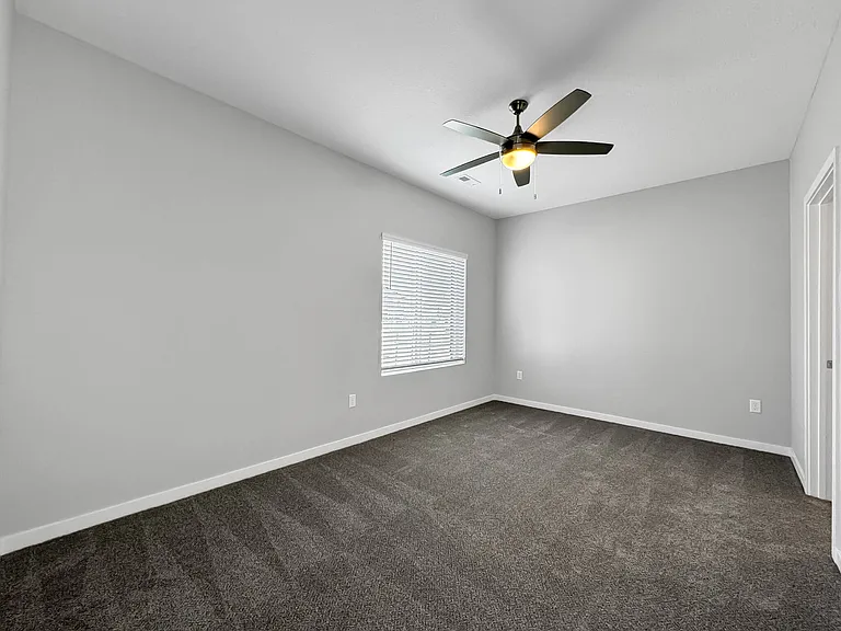 865 NW Sproul Dr — Photo 30