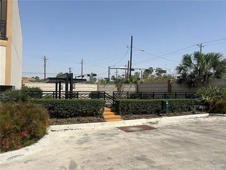 204 Canary Ave — Photo 11