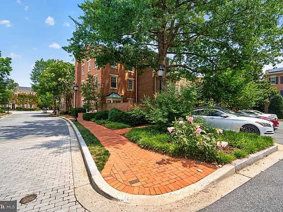 4th image of 4383 Westover Pl NW