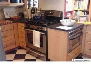 29 Ann Ct, Tinton Falls, NJ 07724