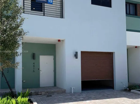 4416 NW 9th St, Plantation, FL 33317