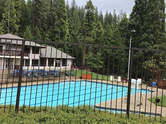 4th image of 1383 Meadow Dr #79/12