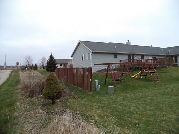 4th image of 3926 Curry Ln #2