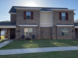 1325 N Corsica Dr, Fayetteville, AR 72704