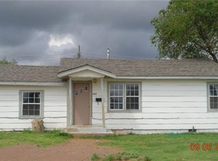 903 N Jackson St, Altus, OK 73521