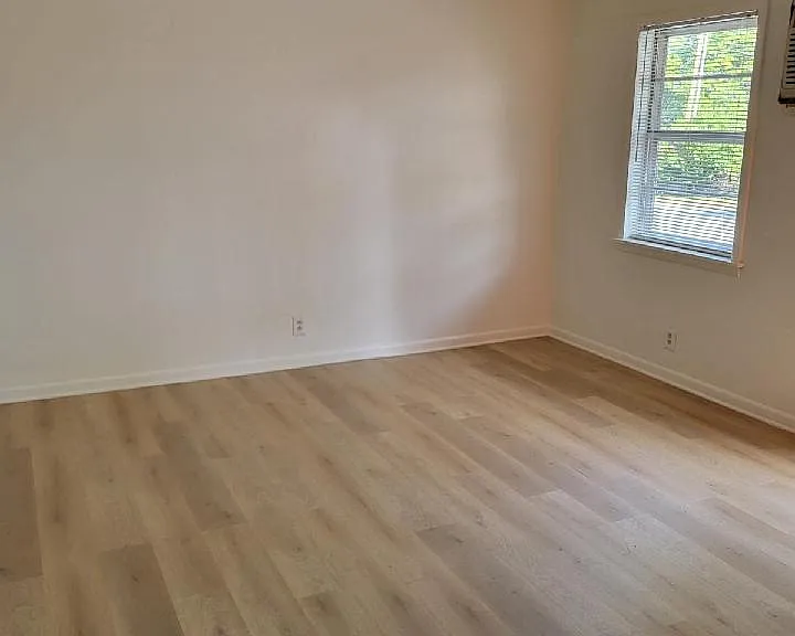 708 Maysville Rd NE #6 — Photo 2