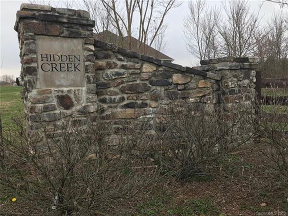 5th image of 107 Charles Farm Dr