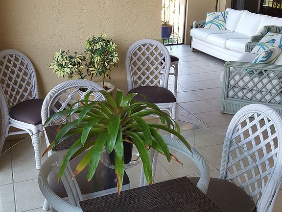 Dining on lanai
