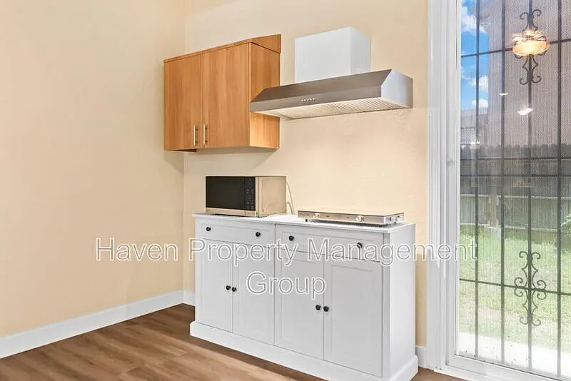 Studio, 1.0 bath, $1,995 — Photo 4