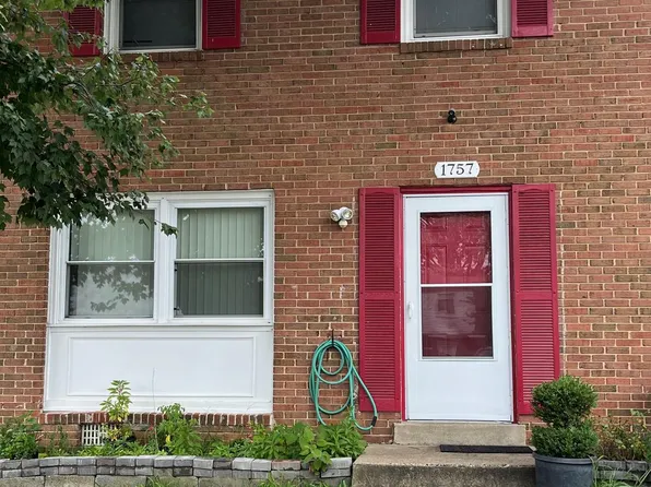 1757 Fort Henry Ct, Dumfries, VA 22026