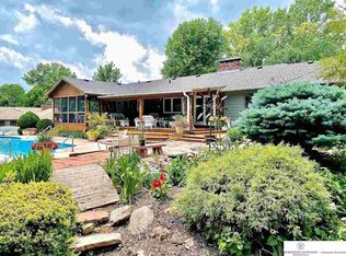 1229 Pine Rd, Omaha, NE 68144