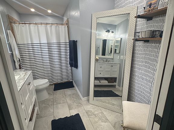 4th image of 3303 Berridge Ln