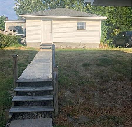4th image of 218 Pershing Dr