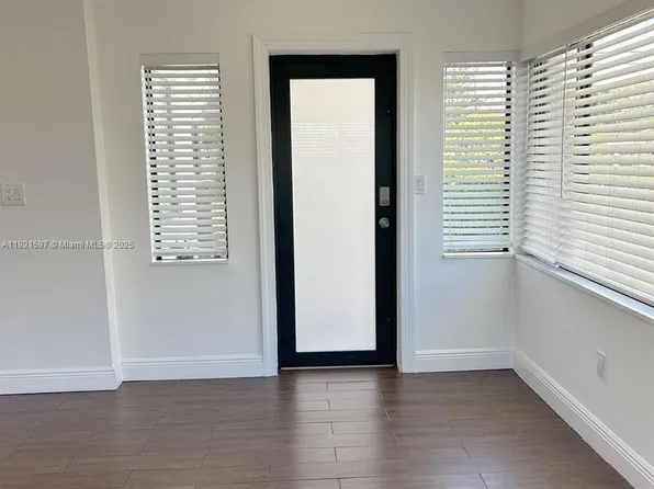 5790 SW 5th St, Miami, FL 33144