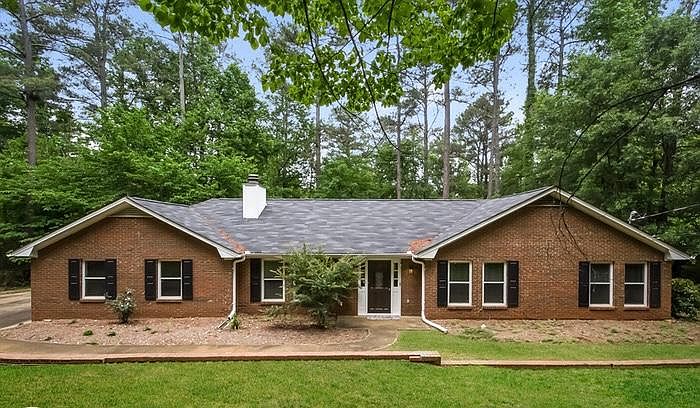 1st image of 679 Dogwood Dr NW