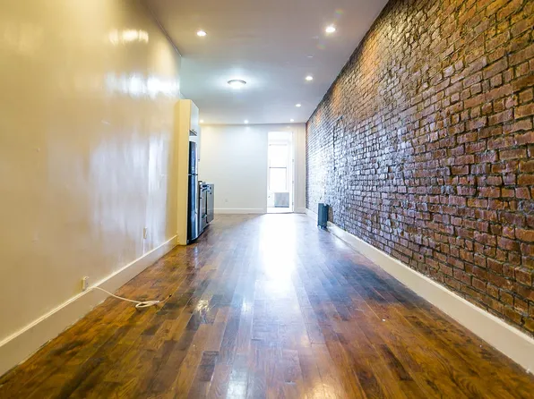 126 Grattan Street 2B image 1 of 8
