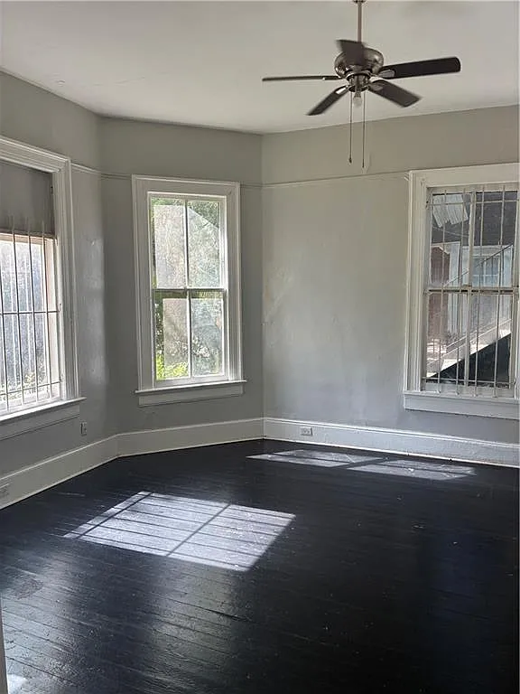 2 bed, 1.0 bath, 3069 sqft, $950 — Photo 2