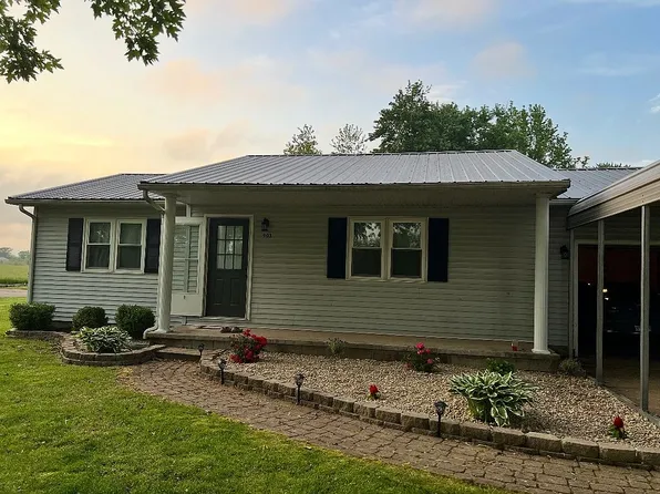 903 Central Ave, Cisne, IL 62823